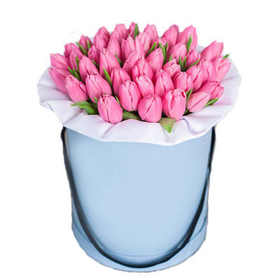 Шляпная коробка с розовыми тюльпанами